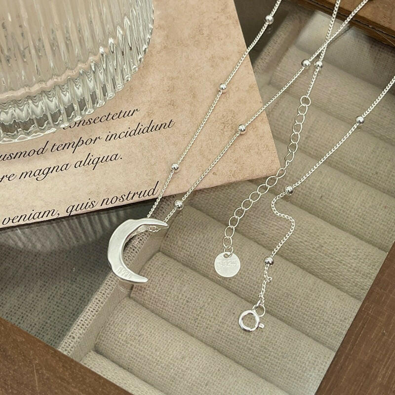 holding hengxin s925 sterling silver physical a sense of moon necklace female korean east gate ins tide cold air crescent clavicle chain