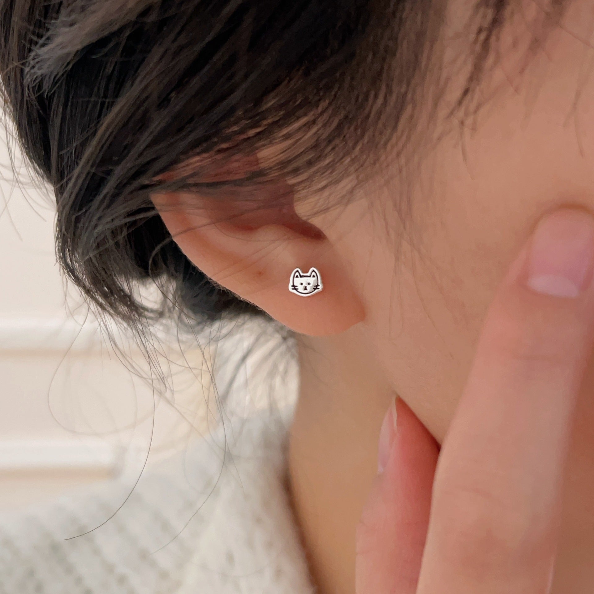 S925 Sterling Silver Cartoon Kitten Stud Earrings - Cute and Simple Design