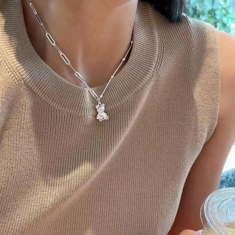 holding hengxin s925 sterling silver bear necklace female 2024 new trendy light luxury design wild temperament clavicle chain 1