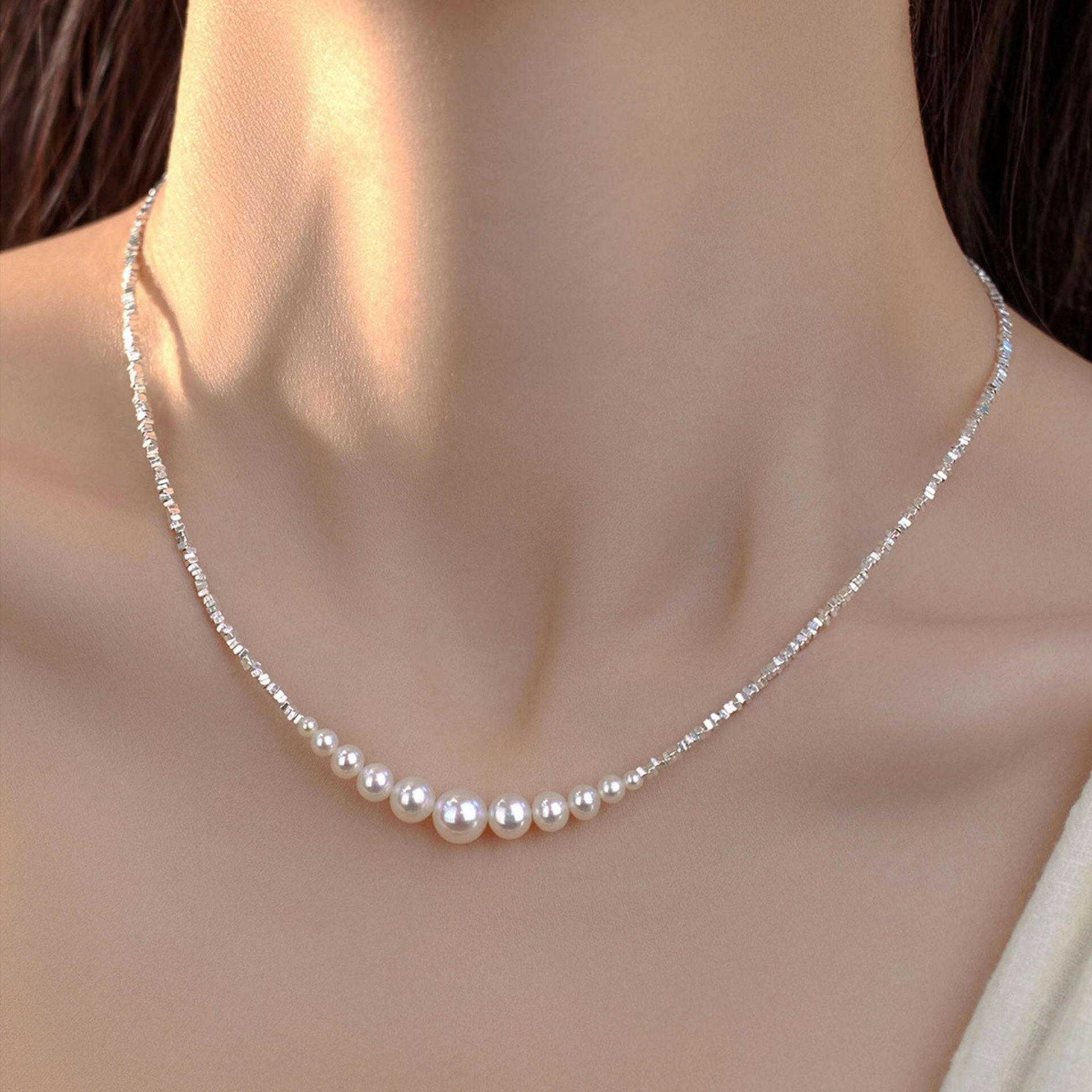holding hengxin s925 sterling silver gradient home pearl broken silver necklace female korean minimalist elegant temperament clavicle chain
