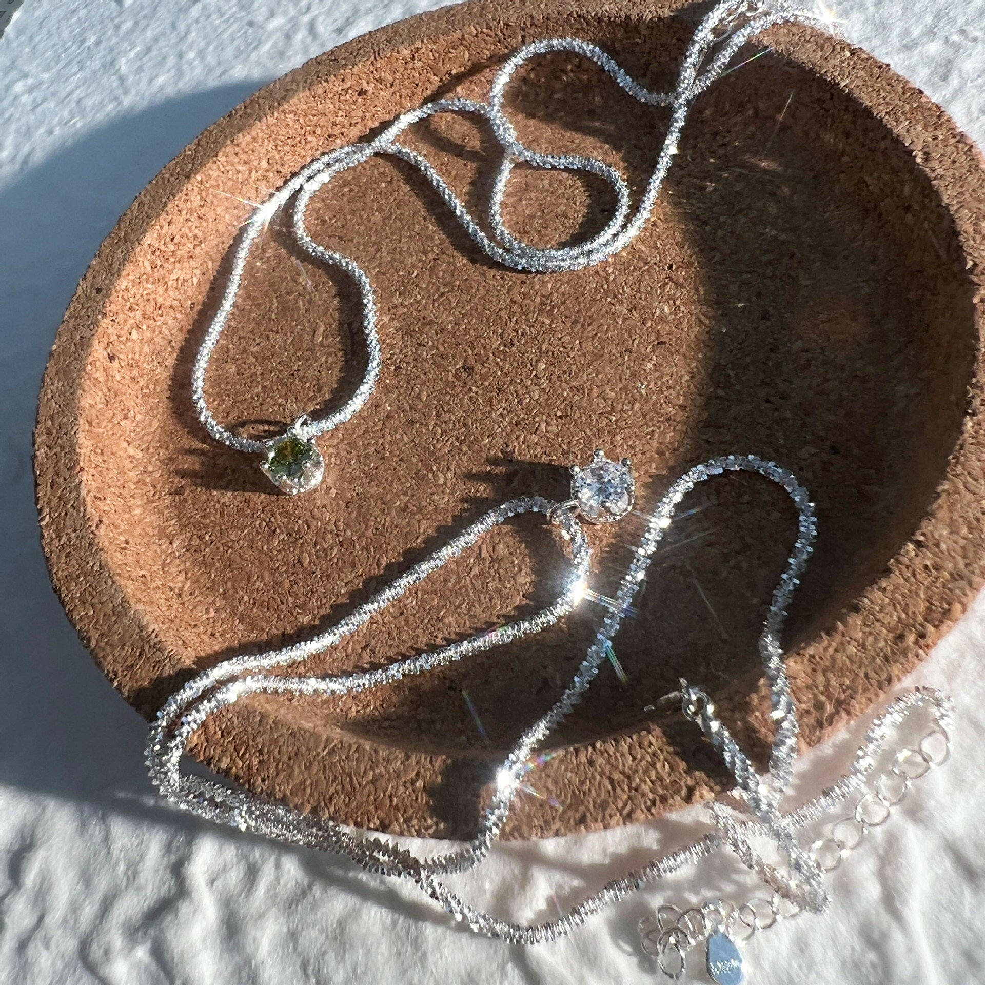 holding the constant s925 sterling silver grandmother green vermiculite sparkling necklace female light luxury high level high level sense of niche collarbone chain