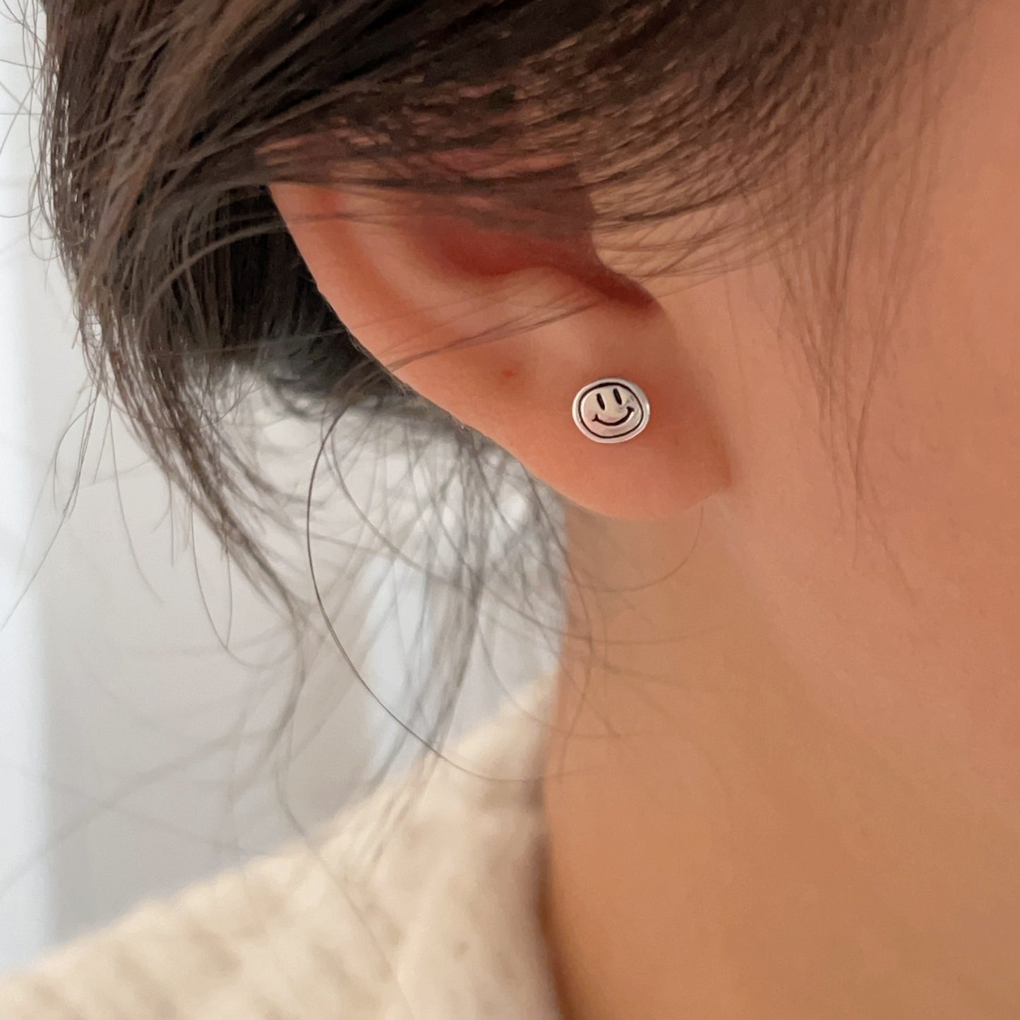 S925 Sterling Silver Round Smiley Face Earrings