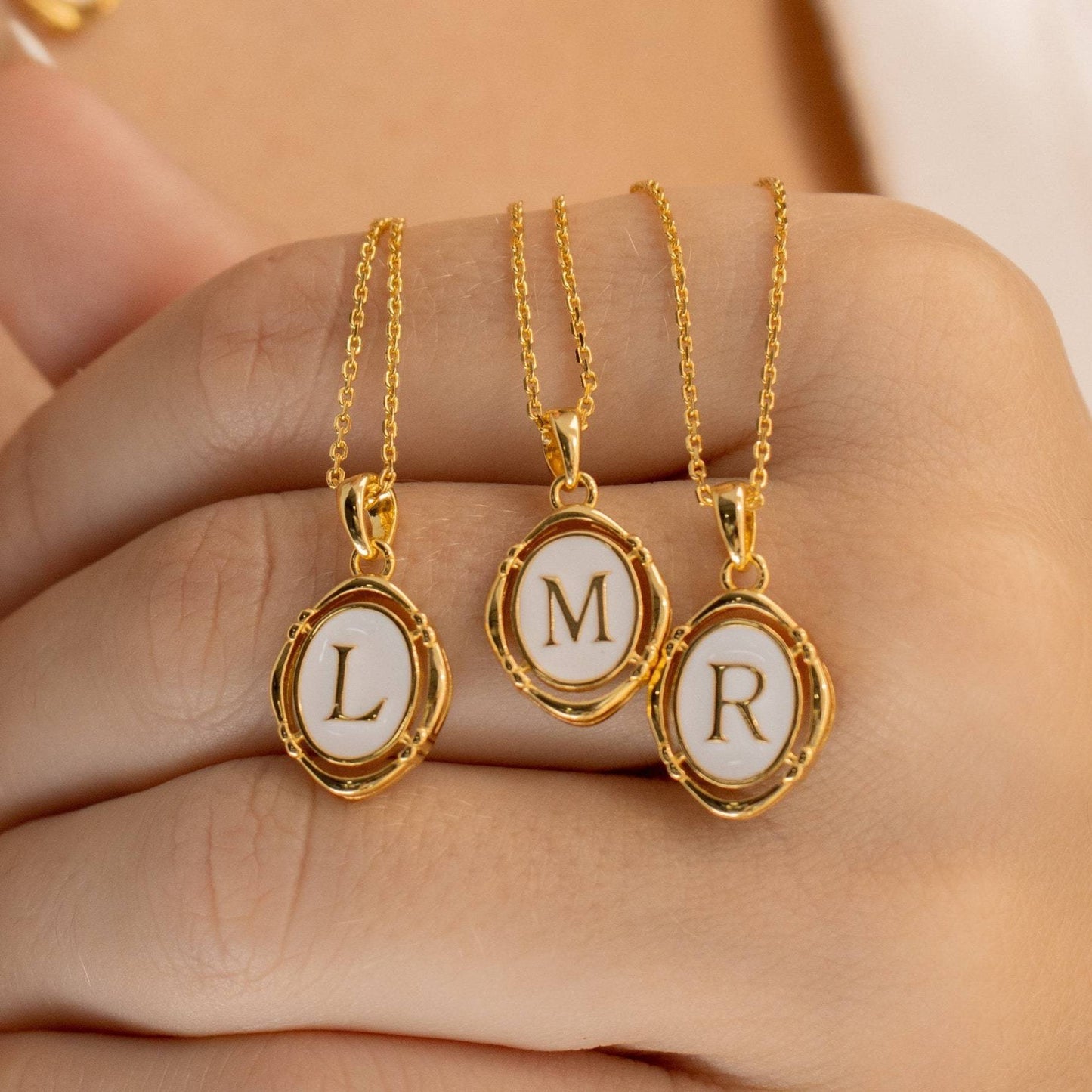 26 Letter Initial Pendant Necklace - Gold-Plated O-Shaped Chain