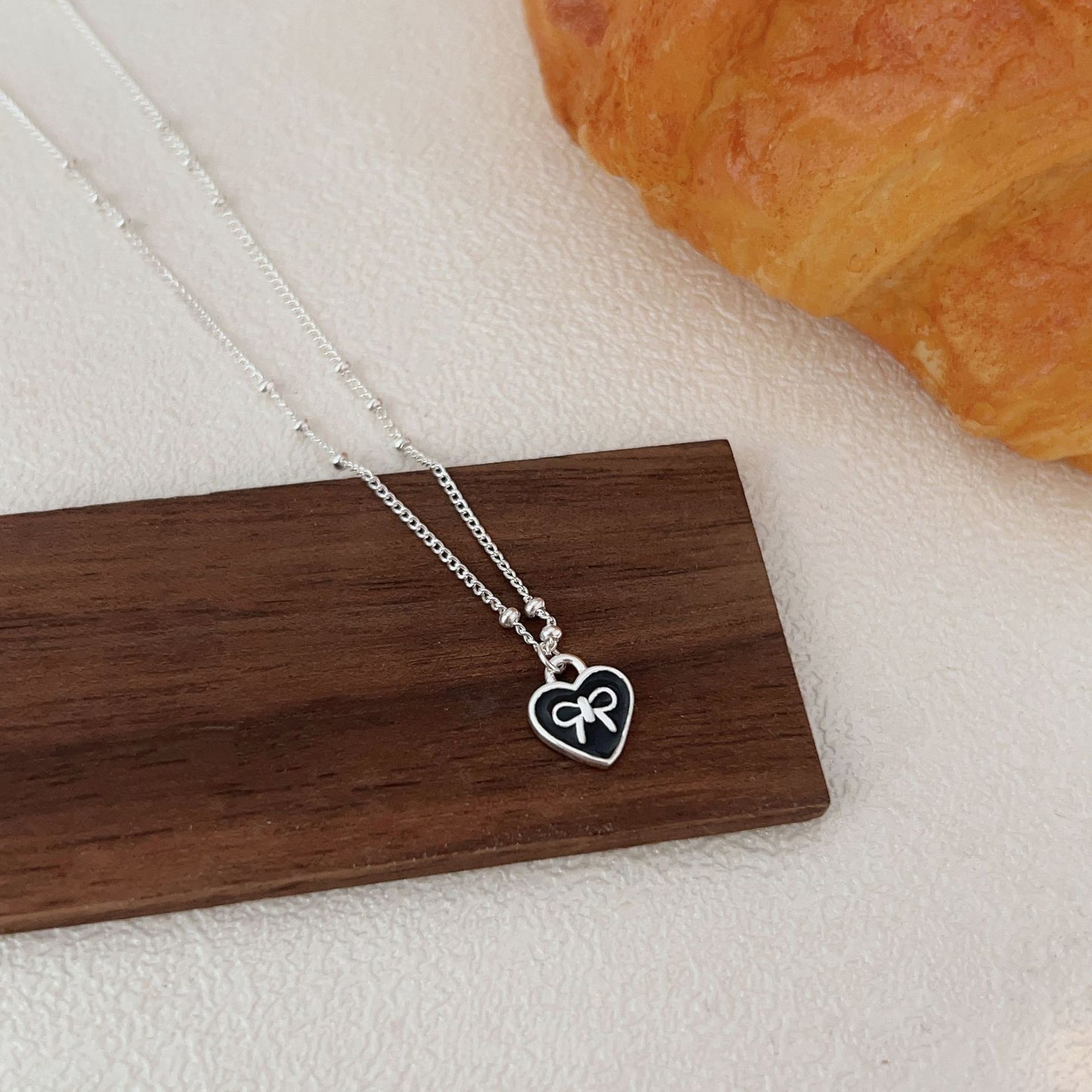 S925 Sterling Silver Bow Love Necklace for Women - Delicate Heart Shaped Clavicle Chain