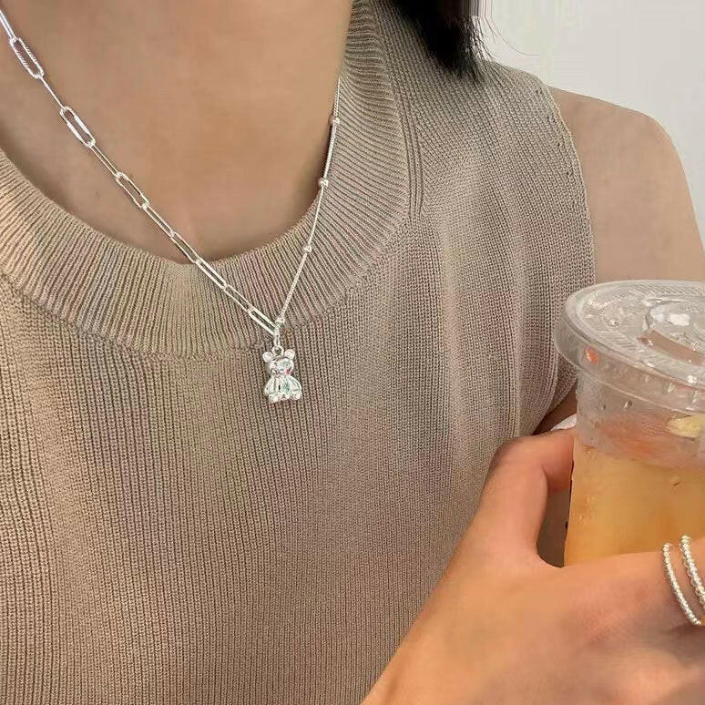 holding hengxin s925 sterling silver bear necklace female 2024 new trendy light luxury design wild temperament clavicle chain 1