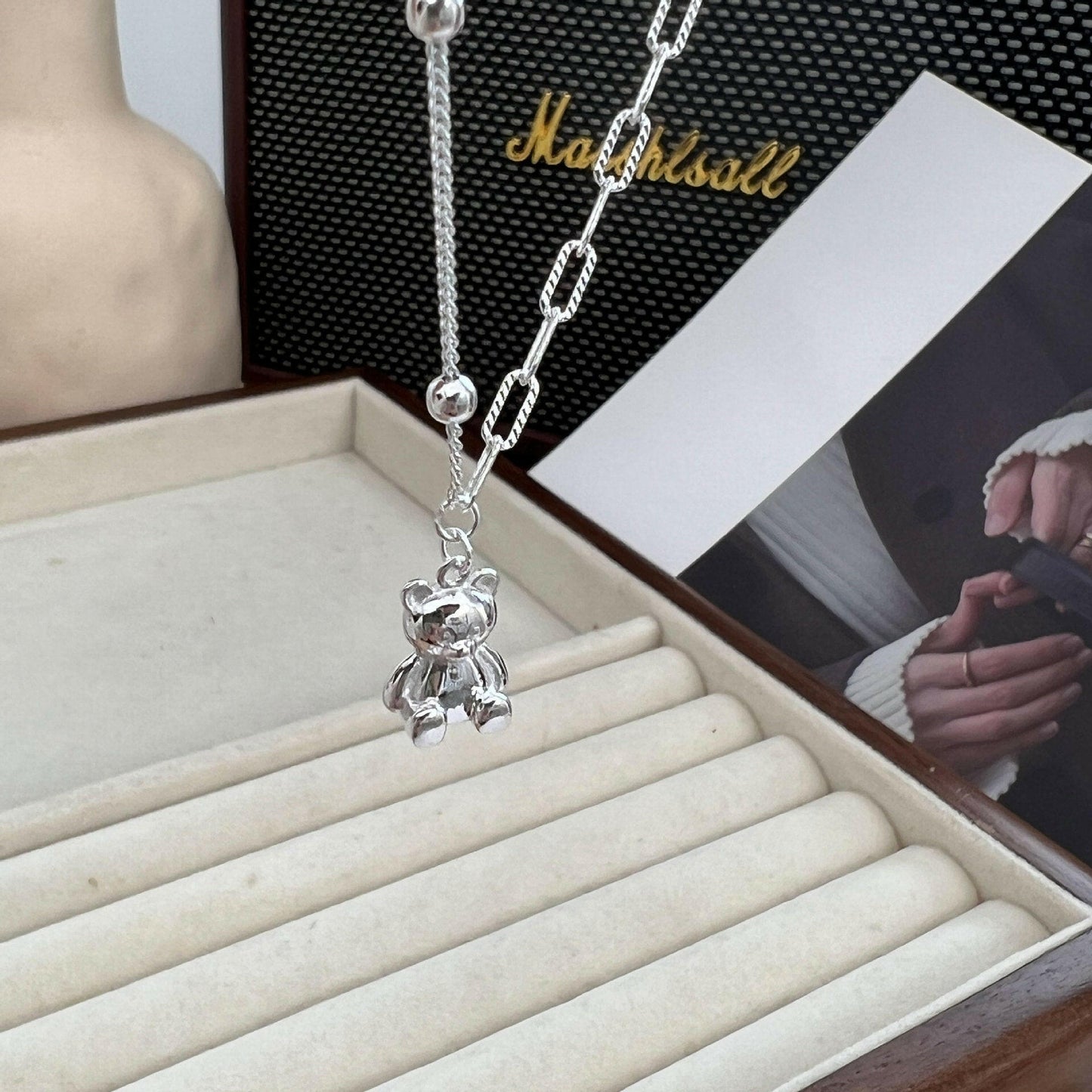 holding hengxin s925 sterling silver bear necklace female 2024 new trendy light luxury design wild temperament clavicle chain 1